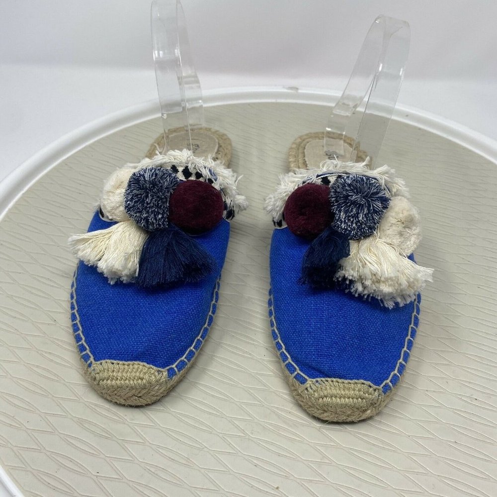 Soludos Slip On Shoes 7.5 Pom Pom Mule Blue Frayed Embellished Canvas Vegan - Picture 2 of 10